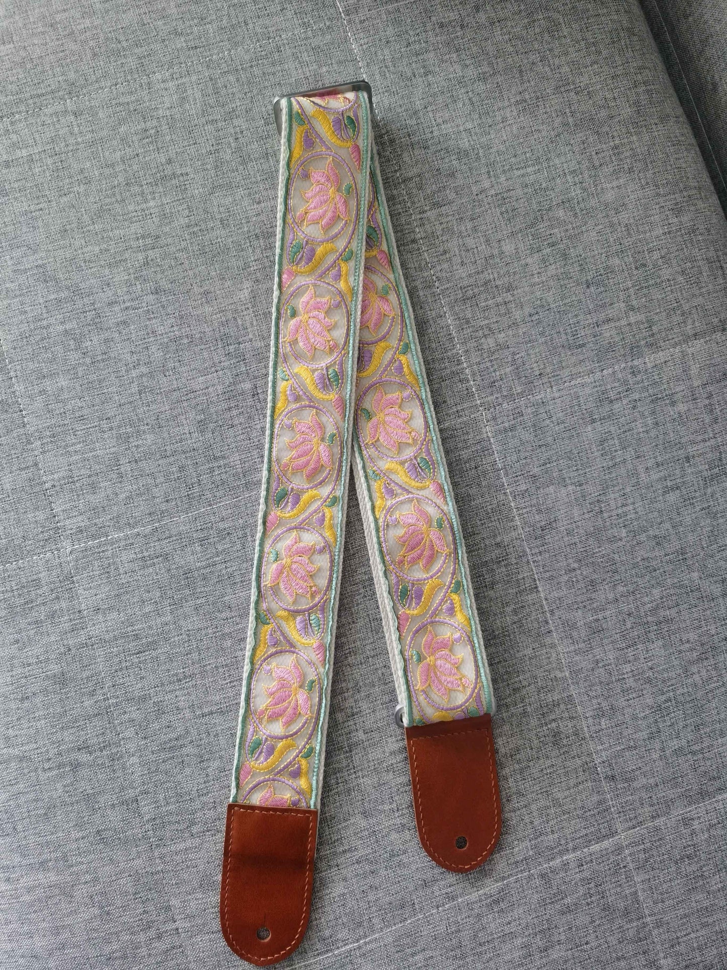 Polyester Guitar Strap with Pink embroidery