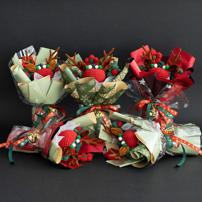 Christmas Woven Bouquet Finished Handmade Knitted Christmas Eve Fruit Cute Elk Wool Flowers Fine Packaging Portable Gift Bag